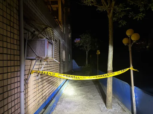 躲警察冒險攀牆！萬里通緝犯4樓墜地　搶救3小時宣告不治