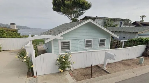 嫌房價高？這間12.15坪海濱小屋開出近6億天價　因為它有這些優點