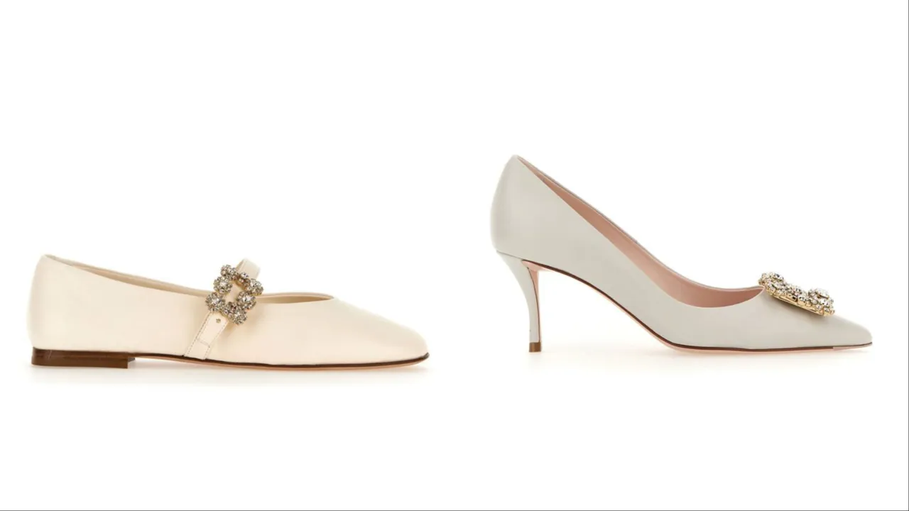 ROGER VIVIER Flower Strass月光白小羊皮花鑽瑪莉珍鞋（左）4萬6600元、Flower Strass煙灰奶白色小羊皮花鑽高跟鞋（右）7萬8200元。品牌提供