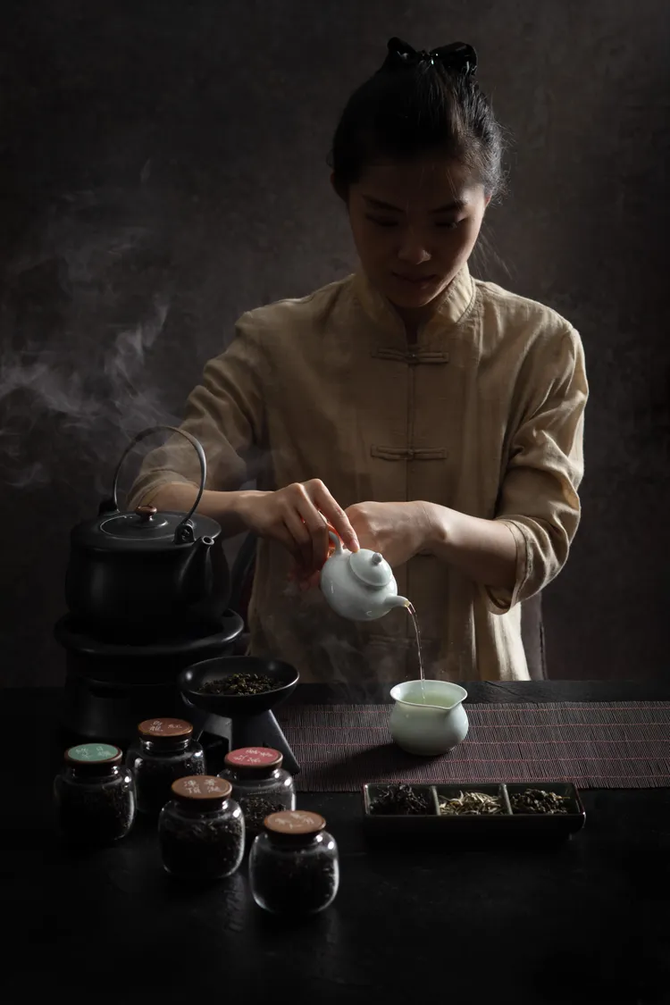 搭配由侍茶師精心設計的Tea Pairing，為十天的慶祝週注入細膩優雅的江南風情。業者提供