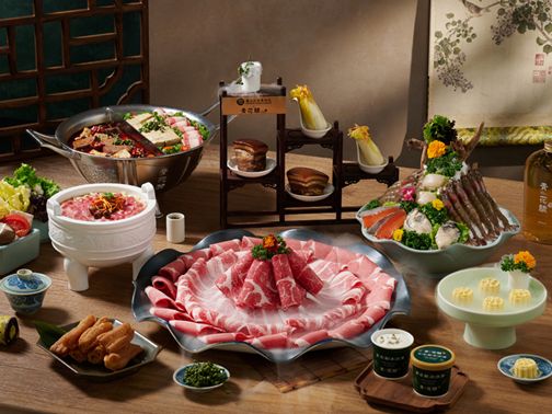 青花驕攜故宮博物院國寶驕饗宴再掀話題 故宮三寶變身潮玩扭蛋