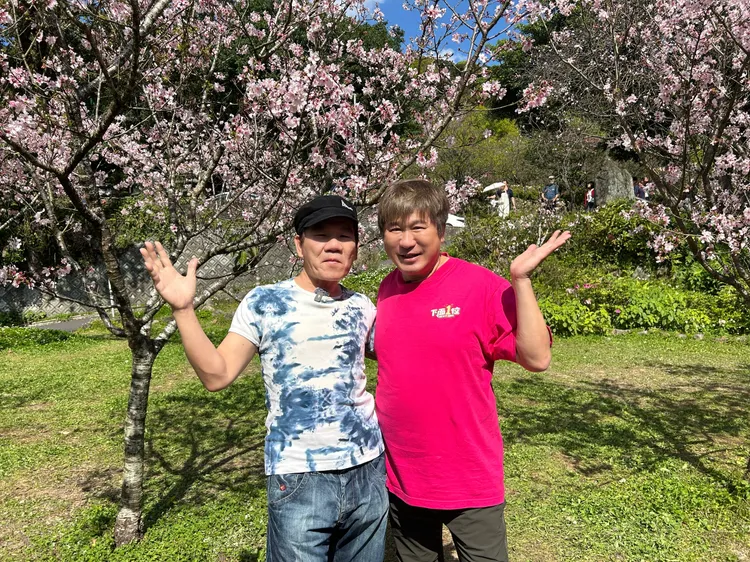 （左起）趙傳、胡瓜。下面一位提供