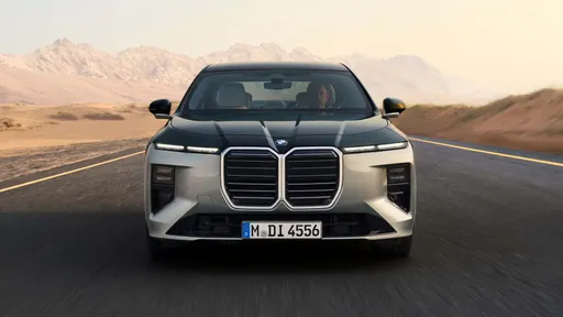 BMW 7系列旗艦房車小改款登場　導入Neue Klasse座艙、i7續航突破560公里