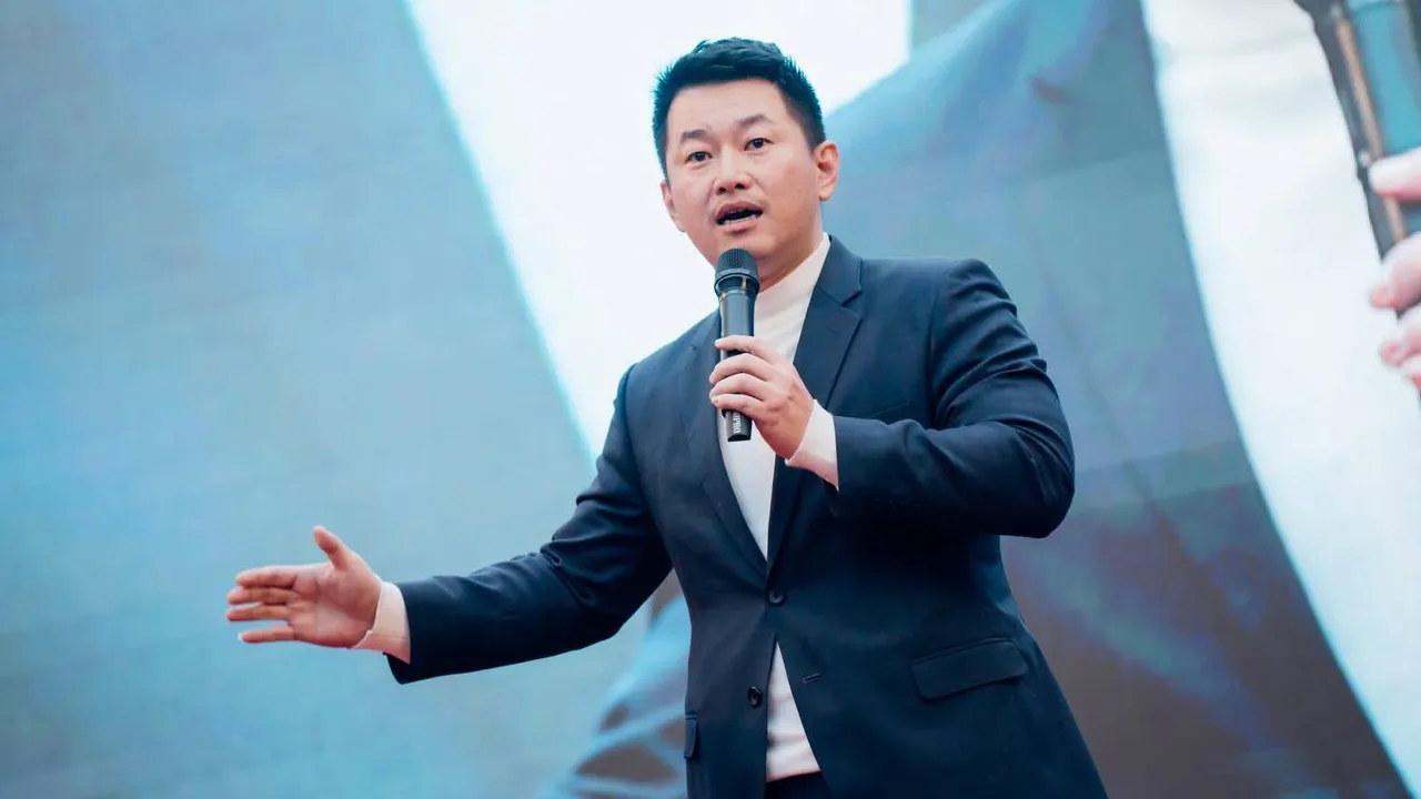 前基進立委陳柏惟　宣布「正式申請加入民進黨」