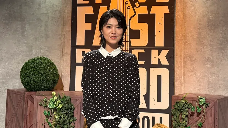 台語歌后曹雅雯以一身波點套裝作客《那些年那些歌》。年代提供