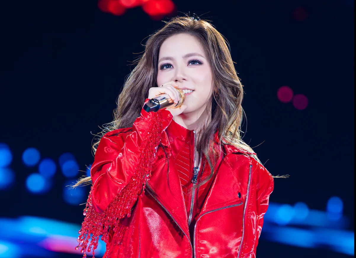 直擊｜鄧紫棋攻大巨蛋Day2　公開懺悔「好丟臉」再惡補！特別嘉賓坐台下