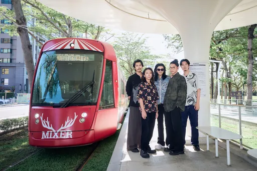 麋先生把高雄「大馬戲團化」了　連輕軌列車也不放過