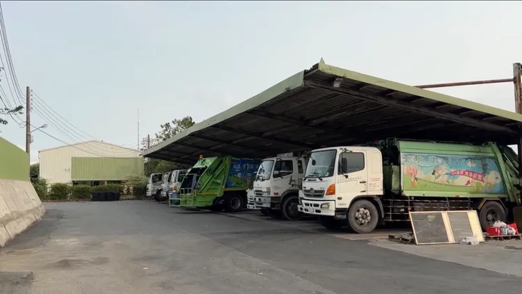 環保局已經調閱相關監視器畫面，將以車追人，依法開單告發。民眾提供