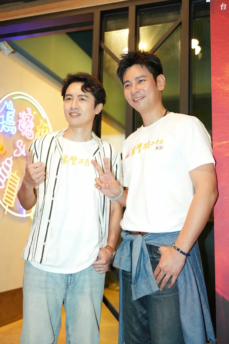 楊子儀（右）讚吳政勳「男版劉雪華」。彭欣偉攝