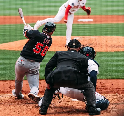 爽！李灝宇大聯盟首安出爐　還轟出直擊「綠色怪物」的長打