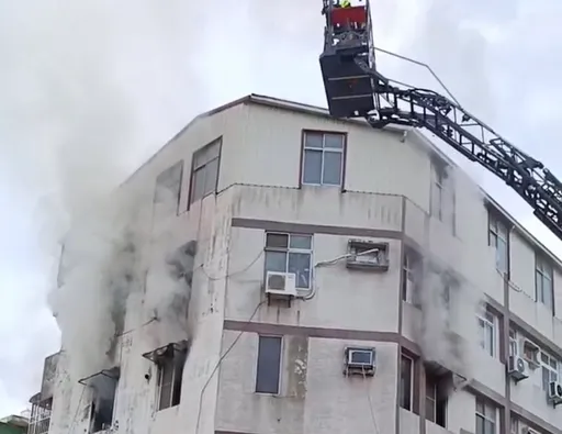 台南出租宅清晨竄火5住戶受困　 靠兩樣利器消防員成功救人