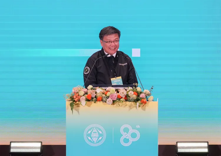 台電董事長曾文生今表示在「淨零碳排、半導體及AI發展、通膨及能源價格波動」等全球電業變局下，台電將著力於發電端與用電端穩定供電責任。台電提供