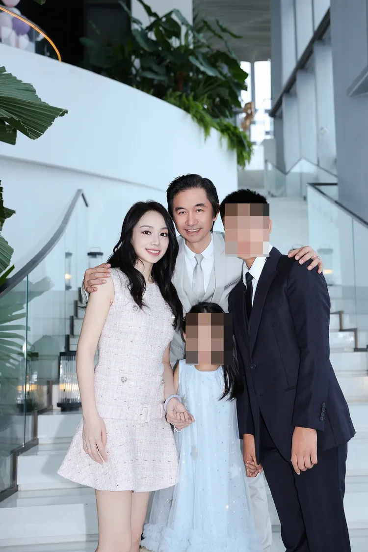 黃舒駿一家四口幸福和樂。翻攝黃舒駿臉書