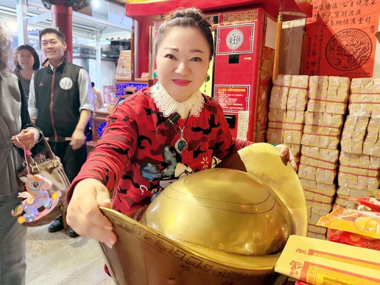 《天知道》助力竟是2大神明 白冰冰謝神恩動身還願