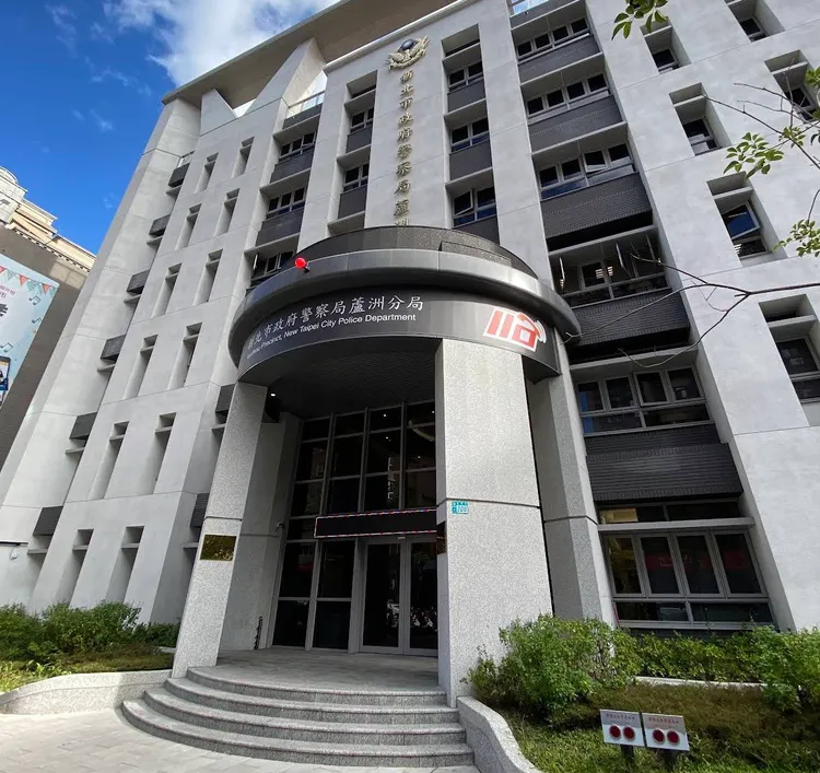 蘆洲分局勤務中心一名警員「惡搞」報案檢舉違停的民眾，被害人多達五人。翻攝自google map