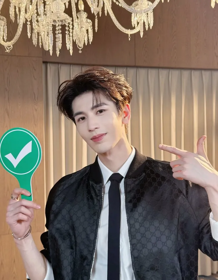 張凌赫。翻攝張凌赫微博