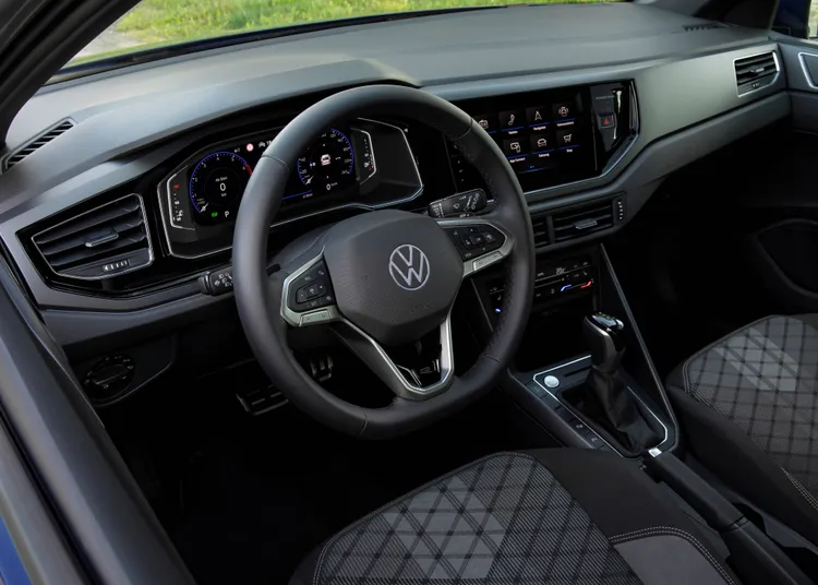 全車系標配Discover Pro 9.2吋多媒體觸控主機、無線Apple CarPlay、Android Auto，以及雙區恆溫空調。業者提供