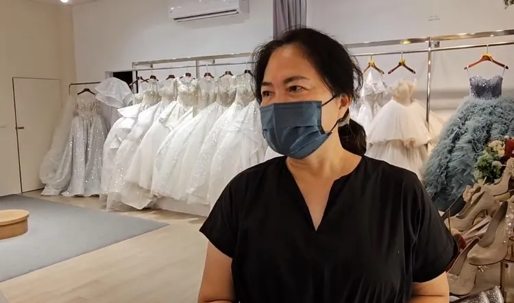 鄭女男友妹妹希望未過門的嫂子能穿上婚紗入殮，找上仁德區這家婚紗館幫忙。讀者提供