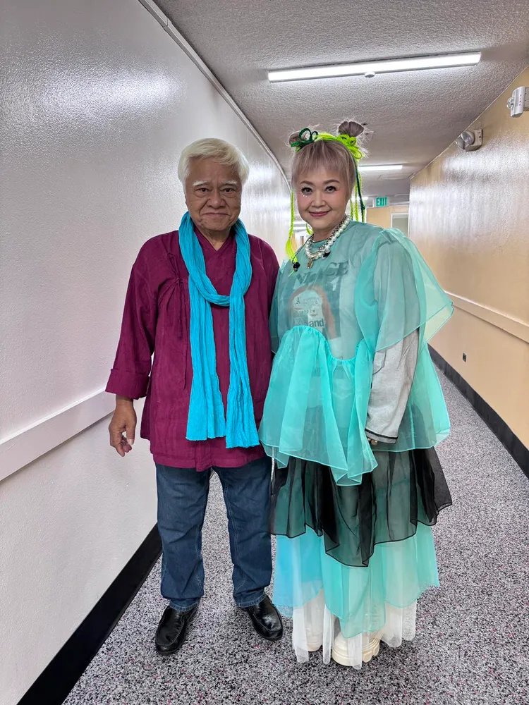 胡德夫演出前拍照留念。翻攝胡德夫【ARA KIMBO】臉書