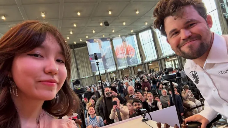 努爾曼po出與卡爾森的合照。翻攝自努爾曼IG