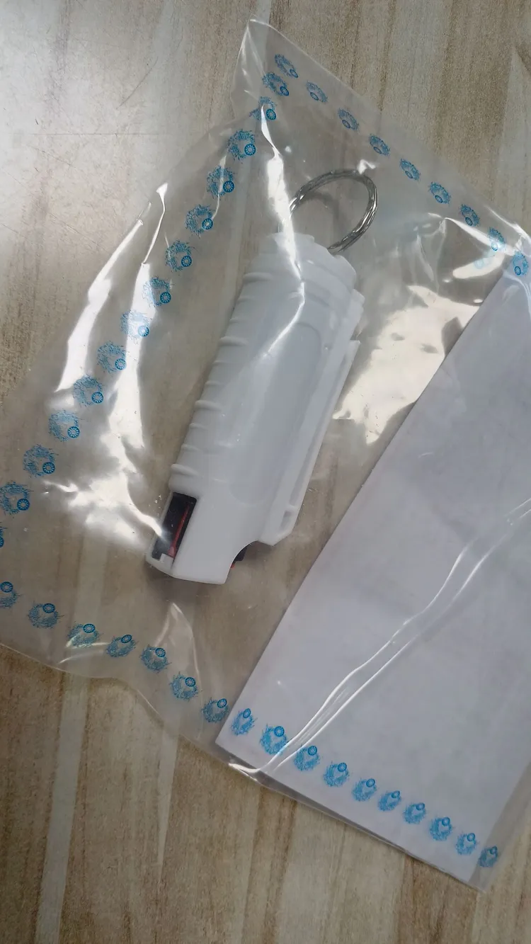 郭婦隨身攜帶的辣椒水罐。翻攝畫面