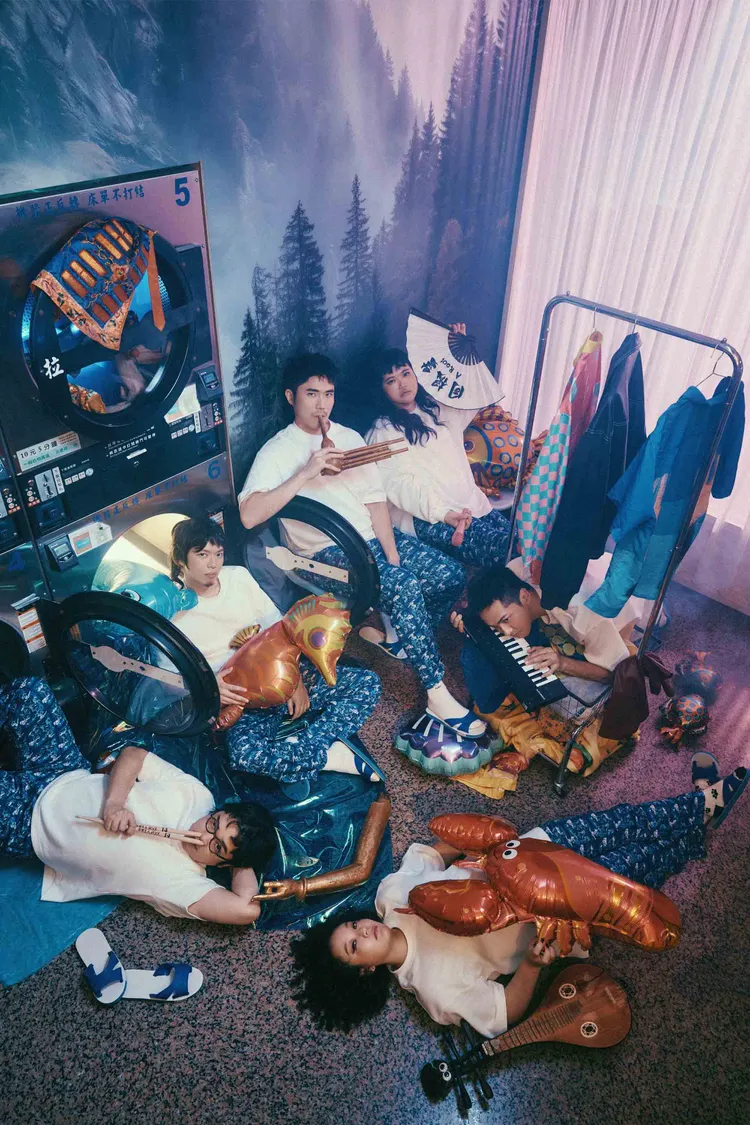 同根生以融合傳統樂器與當代音樂語彙的創作風格，逐步建立獨特地位。Live Nation Taiwan提供