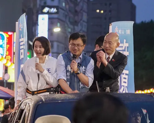 韓國瑜冒雨車掃挺許原榮　王鴻薇曝韓私下1暖舉