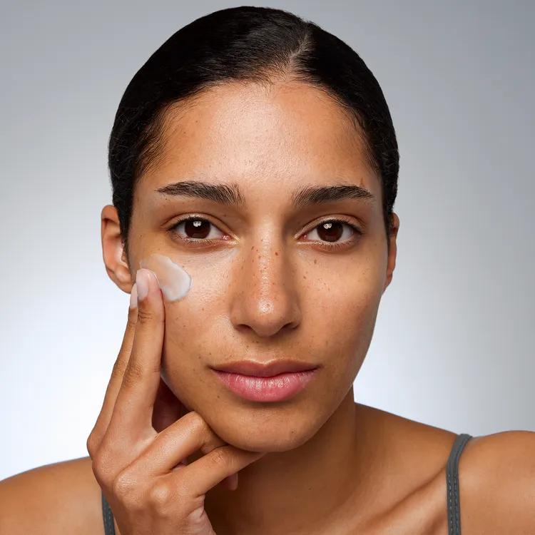 德卡推出Pro膠原彈潤水凝霜。品牌提供