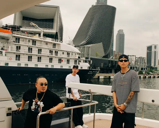 頑童幹大事！瘦子變身超帥水手　大淵也成「暈船仔」