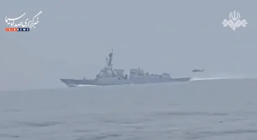 最後警告！伊朗革命衛隊「驅離」美軍艦艇驚險畫面曝光