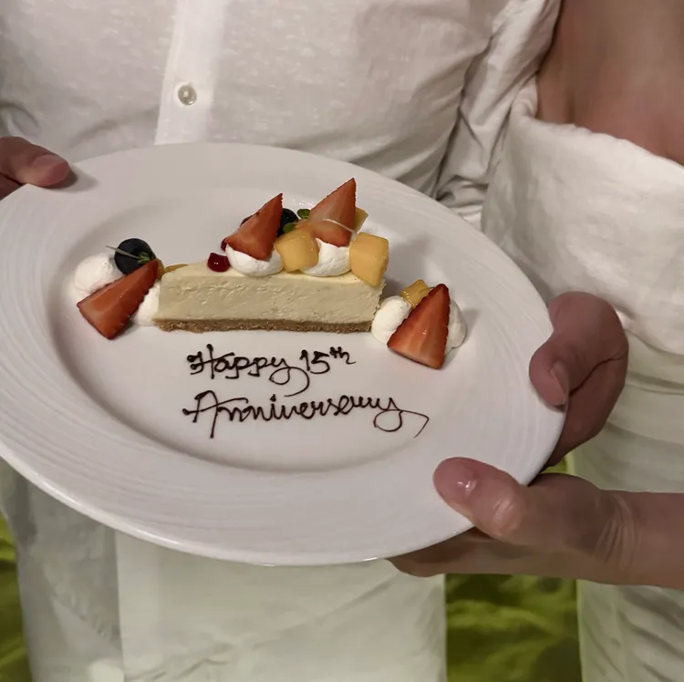 餐後甜點也在慶祝2人水晶婚永恆的愛情。