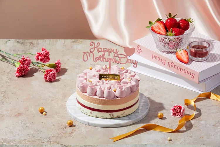 母親節限定新品「粉漾朵朵」，早鳥預購加贈母親節插牌。LADY KELLY提供