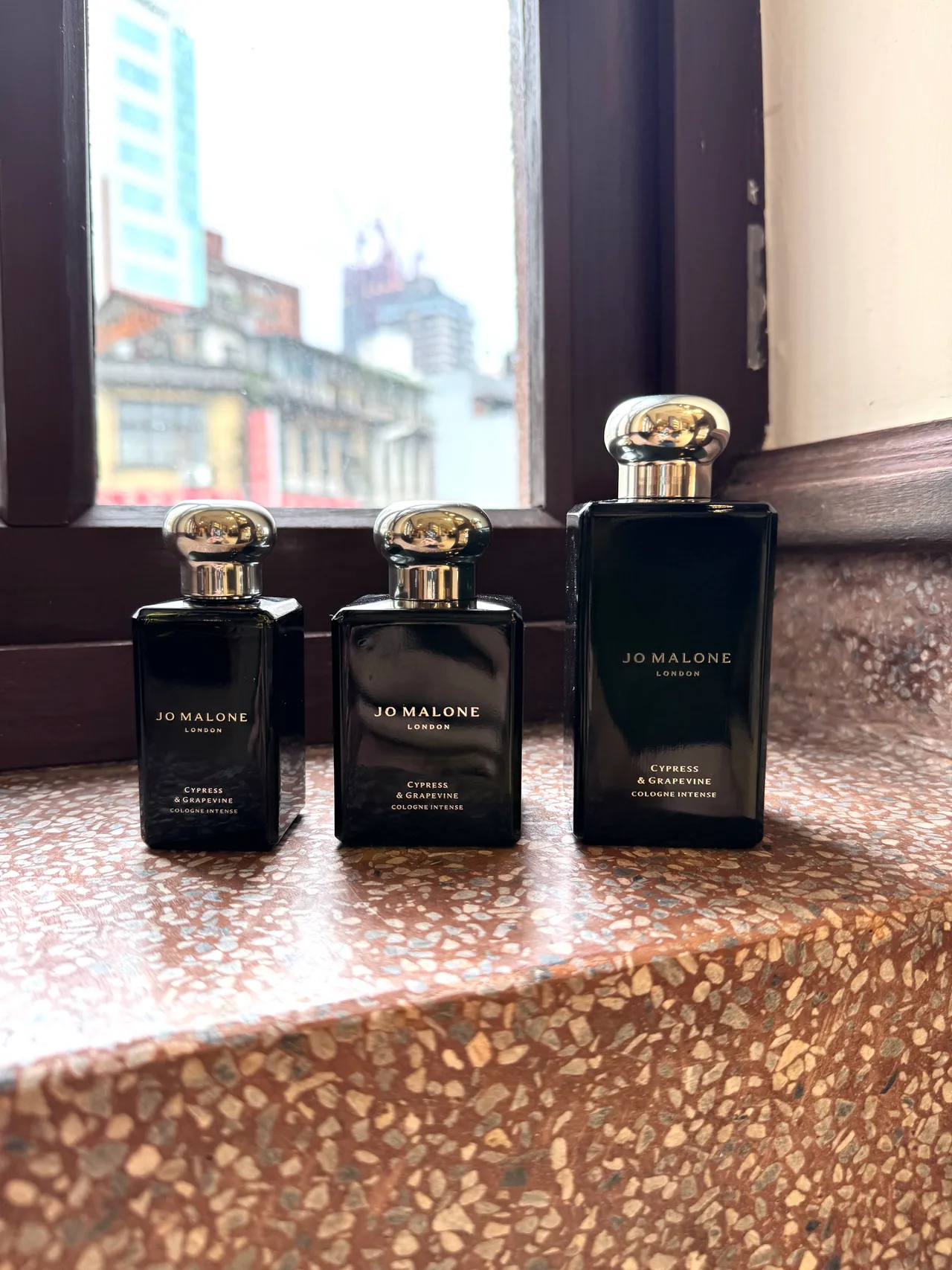 絲柏與葡萄藤芳醇香水首度推出30ml設計（左），4000元。張家玲攝