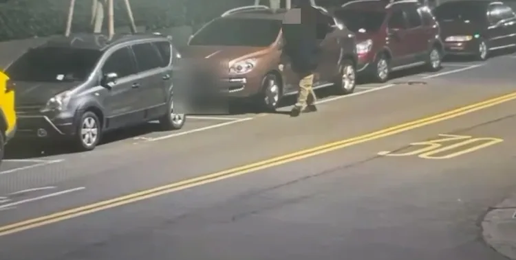 警調閱監視器追查嫌犯蹤跡。翻攝畫面