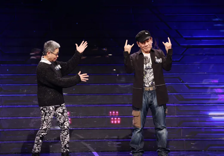 歌王趙傳（右）、音樂人丁曉雯。公視提供