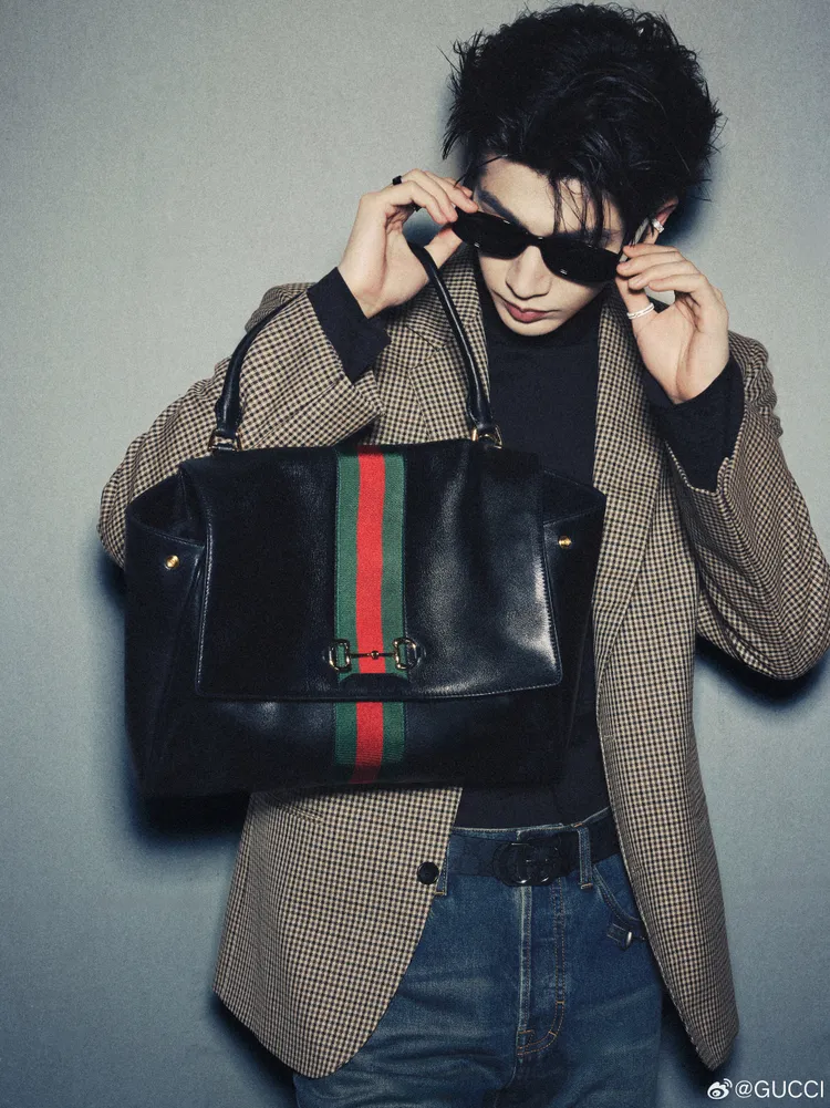 張凌赫帥勁十足。翻攝GUCCI微博