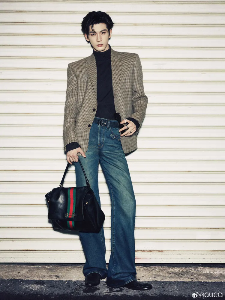 190公分高的張凌赫長腿傲人。翻攝GUCCI微博
