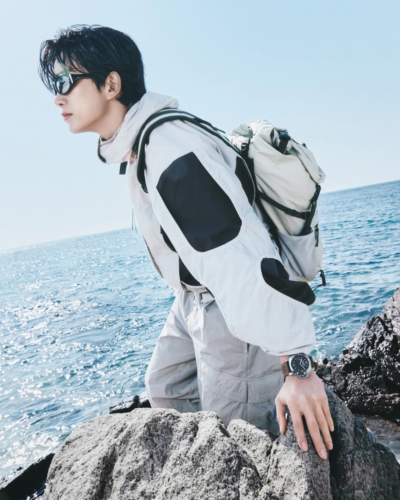 玉澤演配戴沛納海最新Luminor PAM01731腕錶。品牌提供