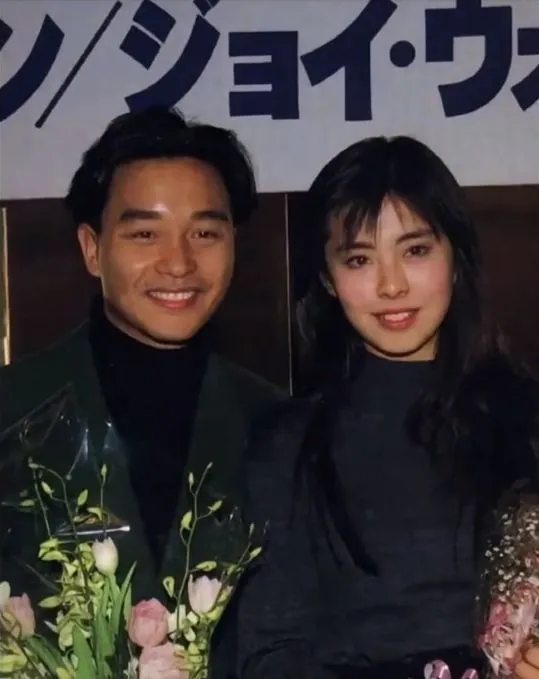 張國榮（左）和王祖賢互動如兄妹。翻攝王祖賢小紅書