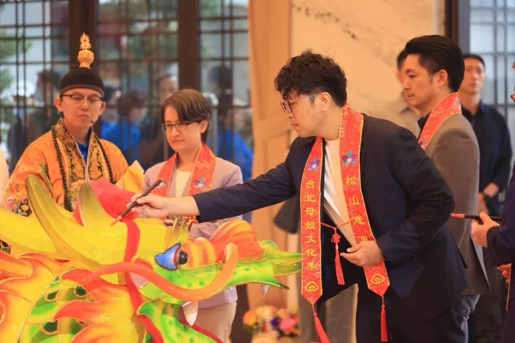 沈伯洋首度和蔣萬安同框。翻攝沈伯洋臉書