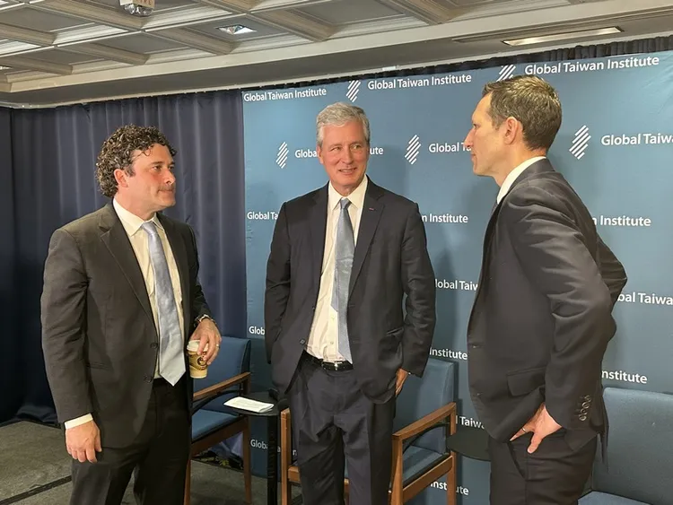 華盛頓郵報專欄作家羅金（左起，Josh Rogin）、前白宮國安顧問歐布萊恩（Robert O’Brien）與前五角大廈印太安全事務助理部長瑞特納（Ely Ratner）出席全球台灣研究中心活動，瑞特納獲邀擔任中心美台工作小組副主席。 中央社