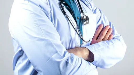 泌尿科醫師「假診療真猥褻」手法曝光　20多位女病患受害