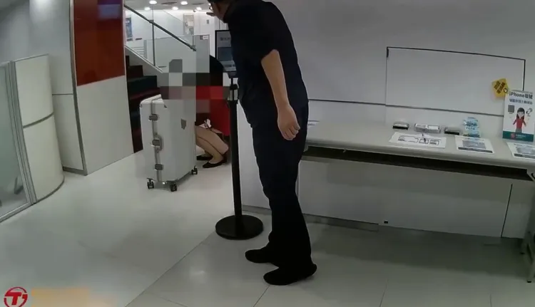 警方包圍林男。翻攝畫面