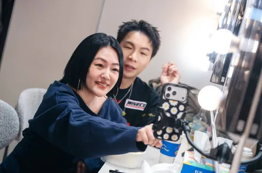 小S直播驚爆「派翠克認愛啦啦隊女神」　他崩潰閃離現場