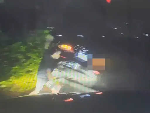 逃逸移工當白牌司機？遇警攔查「車不要了」　拔腿狂奔同鄉乘客傻眼