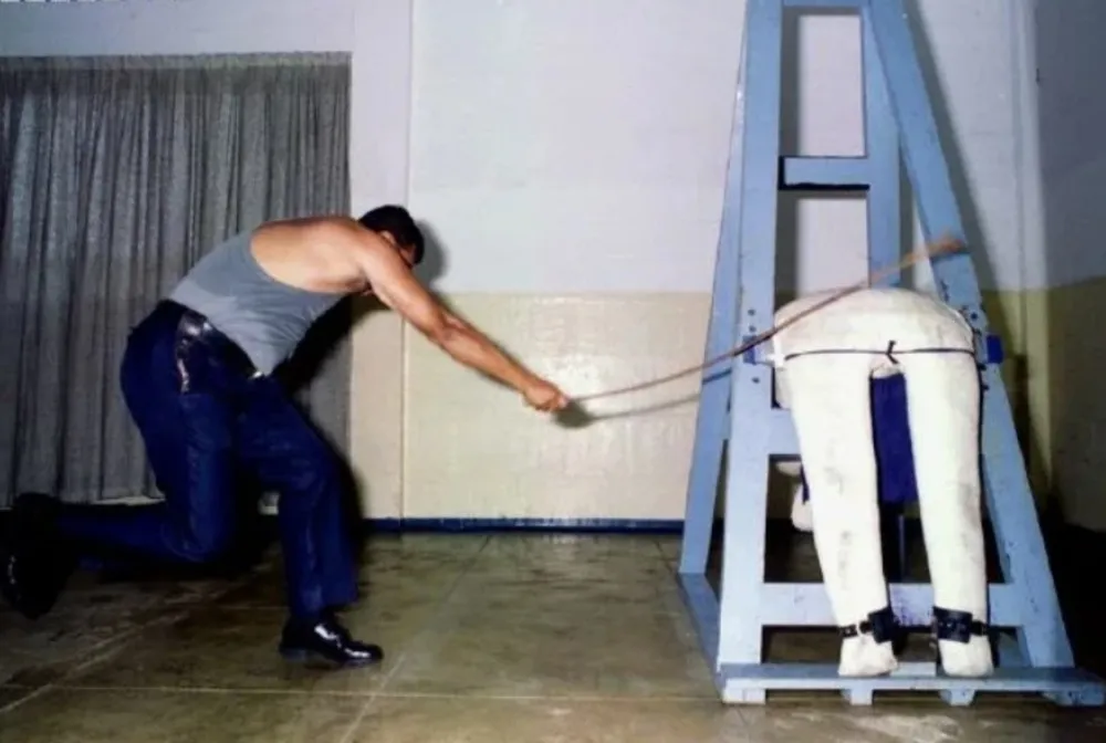 2台男將被鞭刑！在馬來西亞做一事被逮　最高關10年