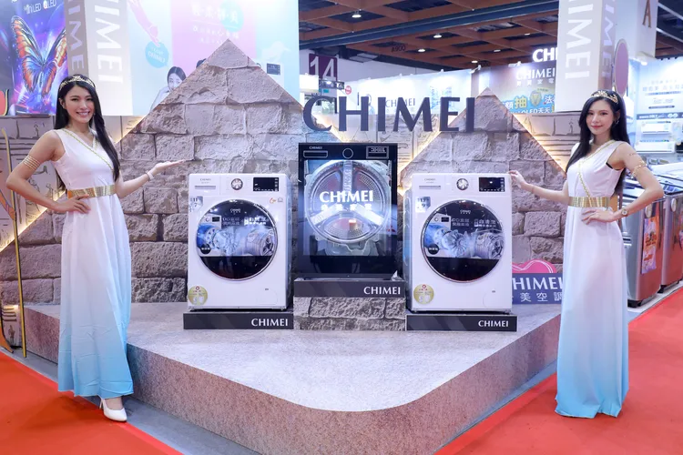 奇美智能滾筒洗衣機WS-V139WD搭載DD直驅變頻馬達，兼具高效洗淨、低噪音與節能表現，回應現代家庭對高效潔淨與靜音生活的要求。圖/業者提供