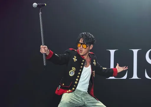 曹格離婚4年公開說了  發文「我是Gay請多多指教」