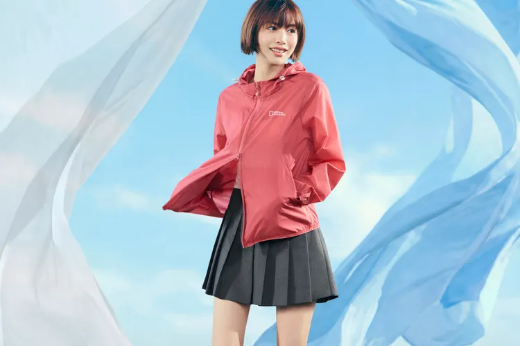 國家地理服飾輕量連帽外套，5080元。品牌提供