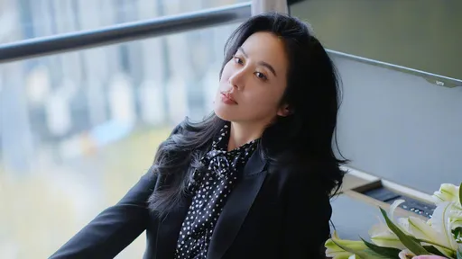 女星陷爭產風波！控「保母」奪祖墳地契　父親過世1年未下葬